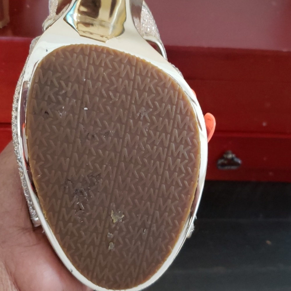Shoes - Picture 3 of 4